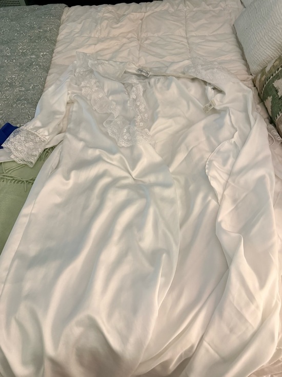 Dior Other - Dior White Satin Lace-Trim Robe